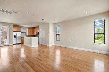 Main picture of 2318 Emancipation Ave