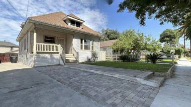 Main picture of 107 11th St