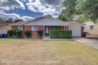 Main picture of 4112 Brookcrest Cir