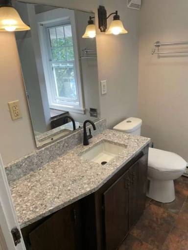 Main picture of 49 1/2 9th St