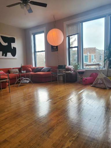 Main picture of 2511 W Augusta Blvd