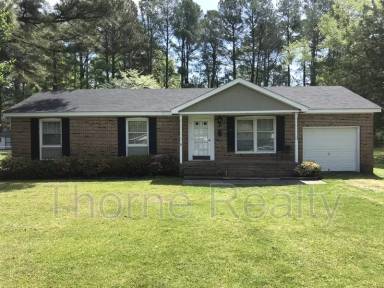 Main picture of 1711 Woodlawn Dr