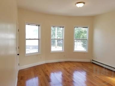 Main picture of 622 Broadway