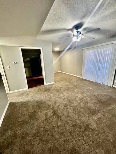 Main picture of Glenoaks Apartments