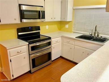 Main picture of 7141 SW 20th St