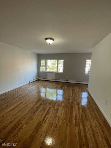 Main picture of 205 Moffat St
