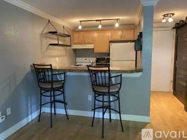 Main picture of 1125 N Washington St