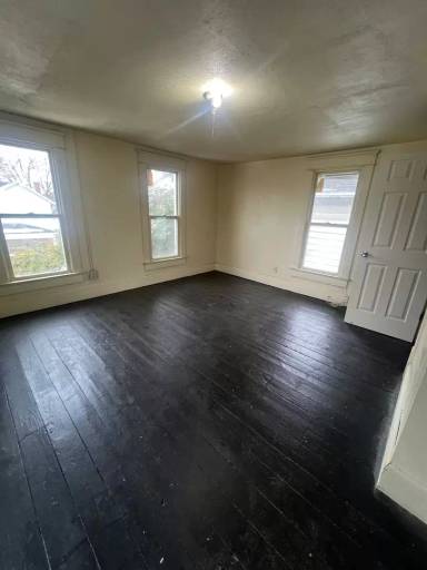 Main picture of 215 Boyleston Ave