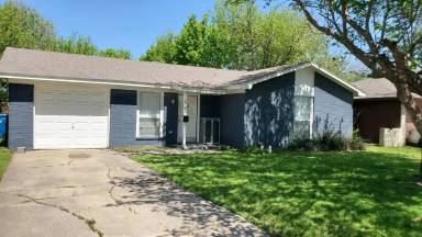 Main picture of 1721 Continental Dr