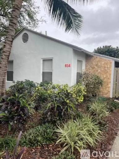 Main picture of 614 Palm St