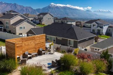 Main picture of 761 W Summer View Ln
