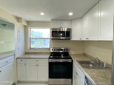 Main picture of 9180 Fontainebleau Blvd