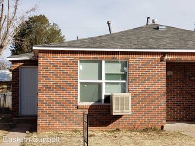 Main picture of 1020 W 15th St