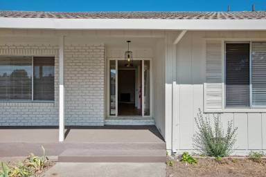 Main picture of 19469 Victoria Ct