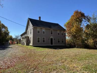Main picture of 121 Bay Rd