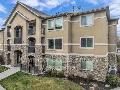 Main picture of 905 S Main St