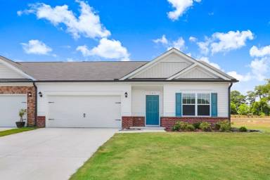 Main picture of 103 Drake Village Dr