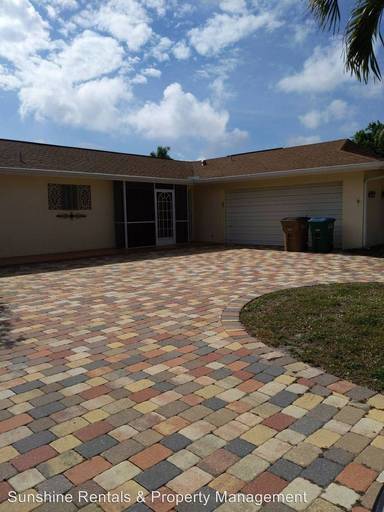 Main picture of 3910 SE 9th Ct