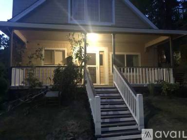Main picture of 1007 SE Clatsop St