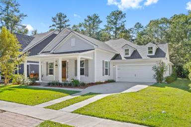 Main picture of 241 Ridgewood Park Dr S