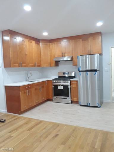 Main picture of 216 Bay 20th St