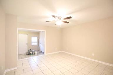 Main picture of 1721 SW 68th Ter