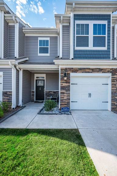 Main picture of 38 Planters Pl