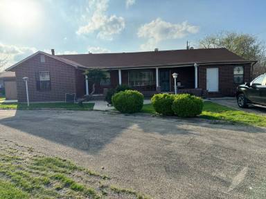 Main picture of 612 S Ann Blvd