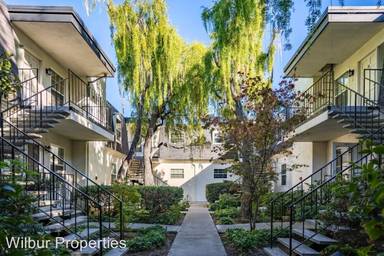 Main picture of 451 Oak Grove Ave