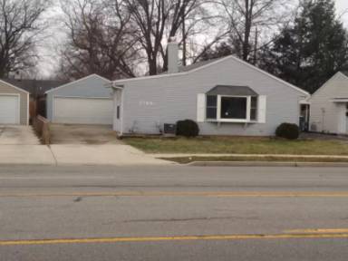 Main picture of 2743 N Main St