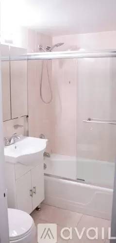 Main picture of 10740 Queens Blvd