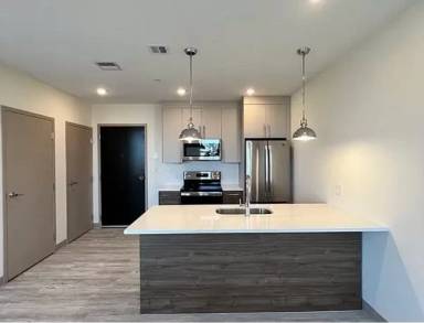 Main picture of 400 Dorchester St