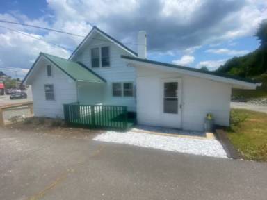 Main picture of 548 Carl Eller Rd
