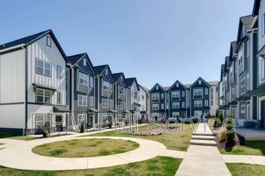 Main picture of 700 N DuPont Ave
