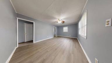 Main picture of 393 Spayer Ln