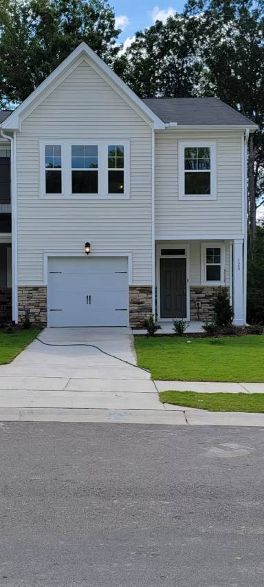 Main picture of 320 Hazy Hills Ln