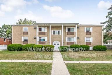 Main picture of 920 Kingsway Dr