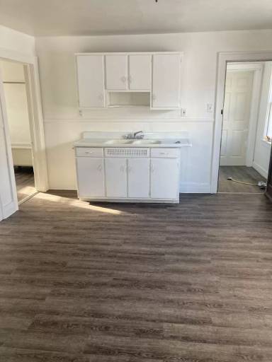 Main picture of 109 Center St