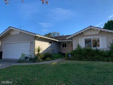Main picture of 1367 Bobolink Cir