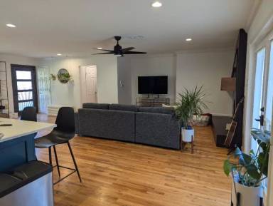 Main picture of 7029 Freemont St