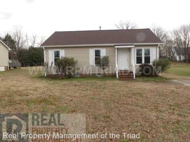 Main picture of 1104 Easton Rd