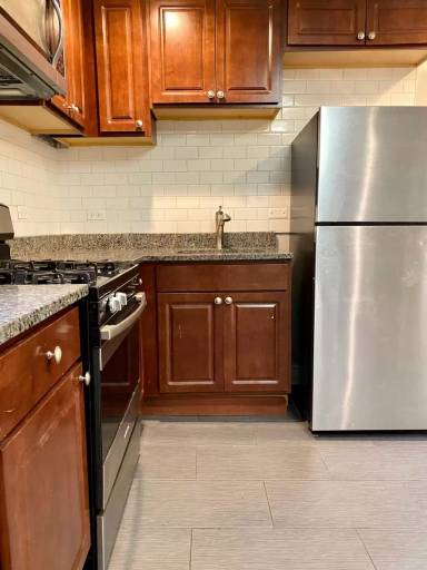 Main picture of 2309 S Sacramento Ave