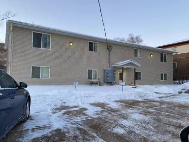Main picture of 1402 W Broadway St