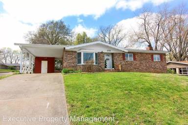 Main picture of 1031 W Mount Dr