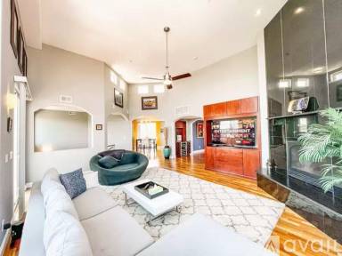 Main picture of 287 E Fountain Blvd