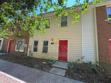 Main picture of 220 Chads Ford Way