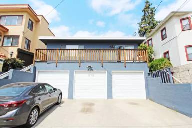 Main picture of 277 Athol Ave