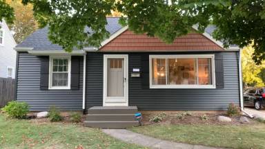 Main picture of 2634 Almont Ave SE