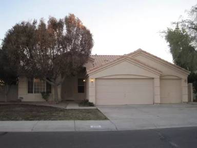 Main picture of 235 W Candlewood Ln