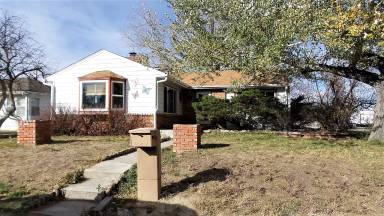Main picture of 726 E 18th St